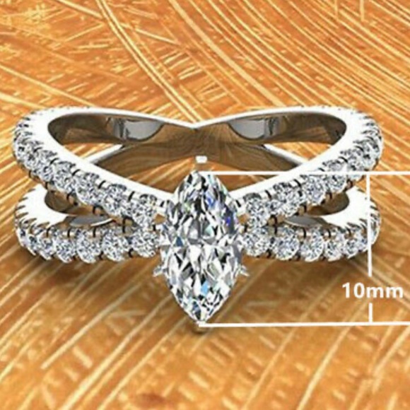 925 Sterling Silver Marquise Cut Sapphire Ring - Picture 2 of 7